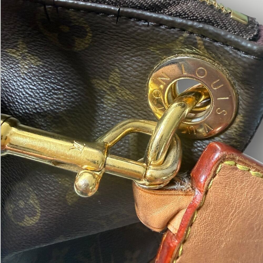 Louis Vuitton Berri PM Shoulder Bag  Brown Monogram Canvas - Picture 4 of 16